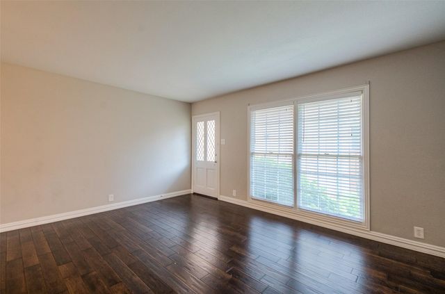 7830 Meadow Park Drive 109, Dallas, TX 75230