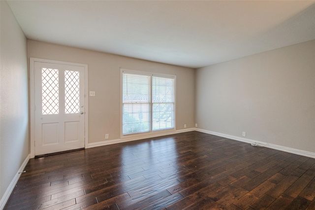 7830 Meadow Park Drive 109, Dallas, TX 75230