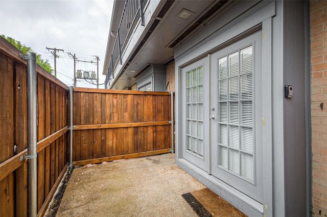 7830 Meadow Park Drive 109, Dallas, TX 75230