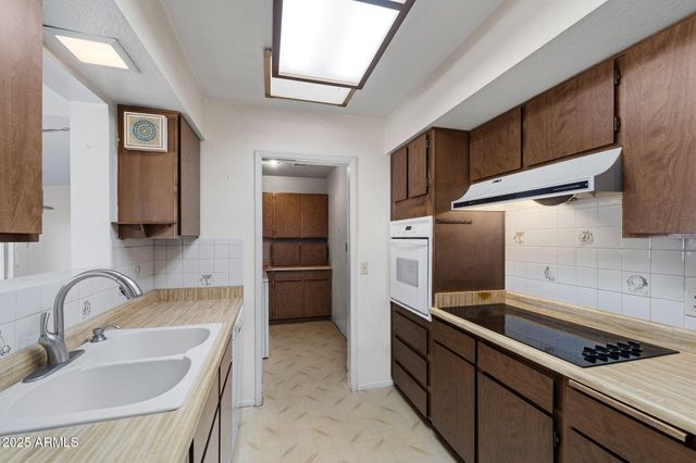 1054 LEISURE WORLD --, Mesa, AZ 85206