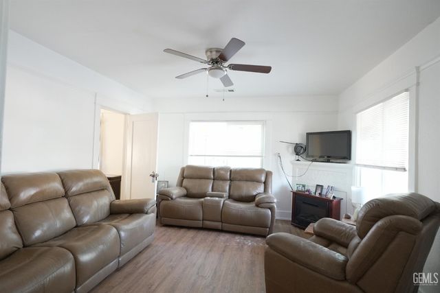 531 Flower Street, Bakersfield, CA 93305