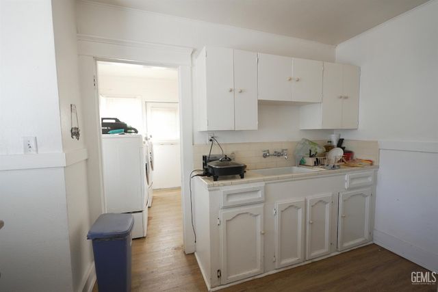 531 Flower Street, Bakersfield, CA 93305