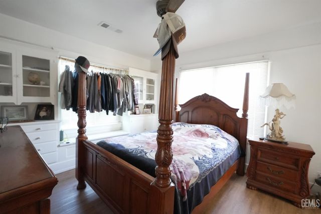 531 Flower Street, Bakersfield, CA 93305