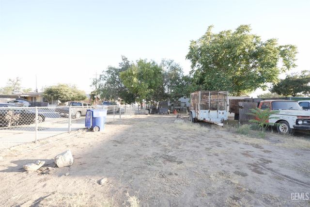 531 Flower Street, Bakersfield, CA 93305