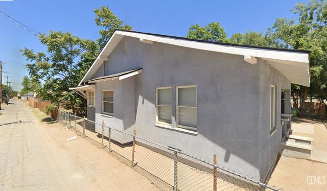 531 Flower Street, Bakersfield, CA 93305