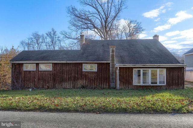 433 SHEEP HILL RD, Newmanstown, PA 17073