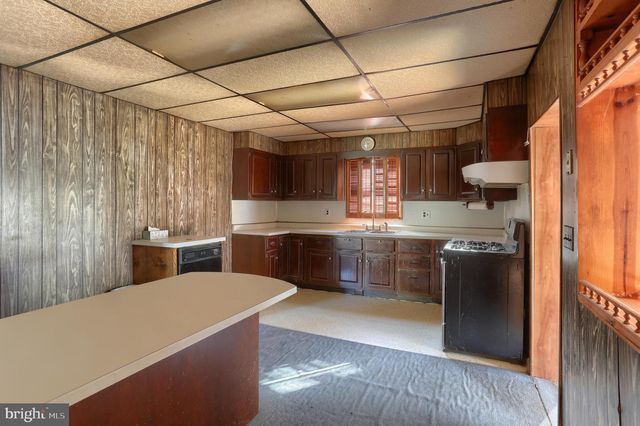 433 SHEEP HILL RD, Newmanstown, PA 17073