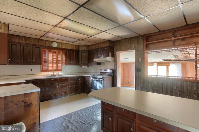 433 SHEEP HILL RD, Newmanstown, PA 17073