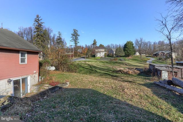 433 SHEEP HILL RD, Newmanstown, PA 17073