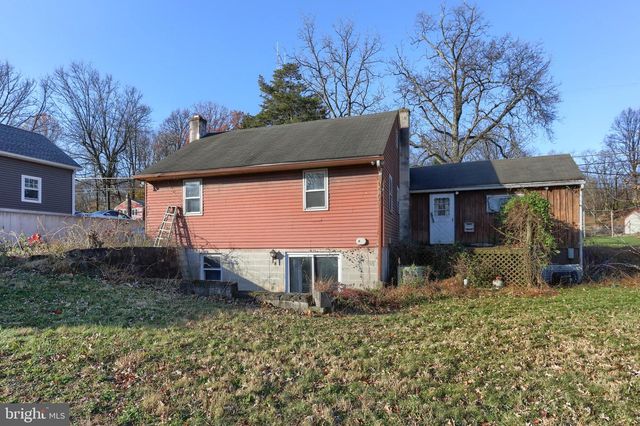 433 SHEEP HILL RD, Newmanstown, PA 17073