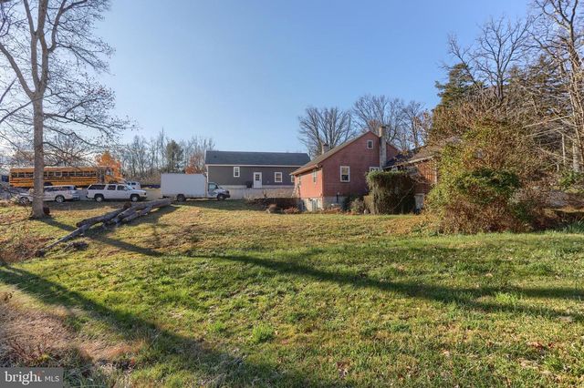 433 SHEEP HILL RD, Newmanstown, PA 17073