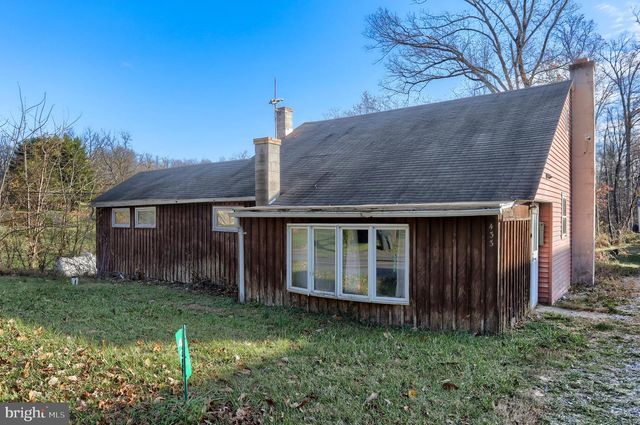 433 SHEEP HILL RD, Newmanstown, PA 17073