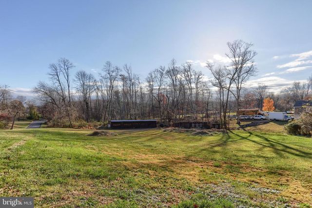 433 SHEEP HILL RD, Newmanstown, PA 17073