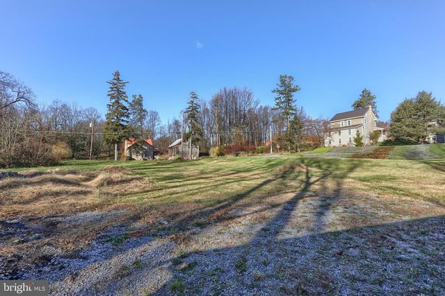 433 SHEEP HILL RD, Newmanstown, PA 17073