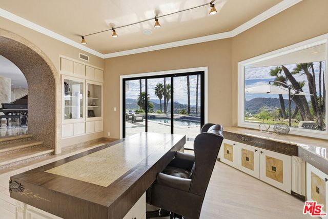 24366 La Masina Court, Calabasas, CA 91302