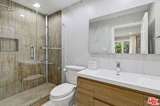 24366 La Masina Court, Calabasas, CA 91302