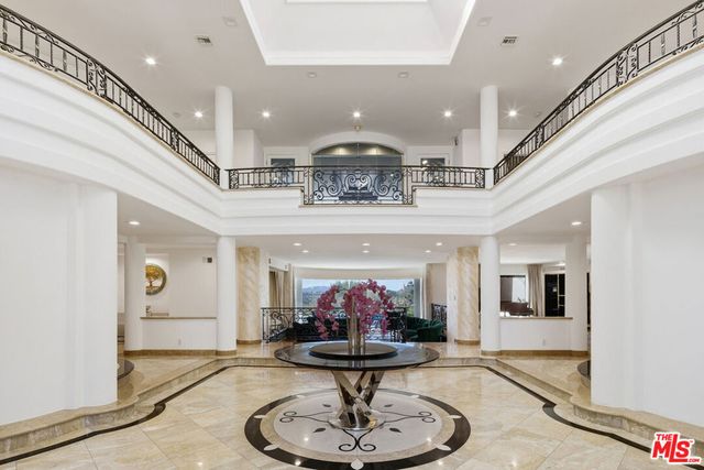 24366 La Masina Court, Calabasas, CA 91302