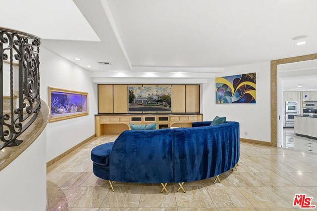 24366 La Masina Court, Calabasas, CA 91302