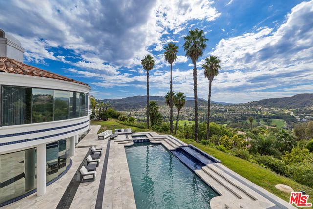 24366 La Masina Court, Calabasas, CA 91302