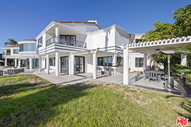 24366 La Masina Court, Calabasas, CA 91302