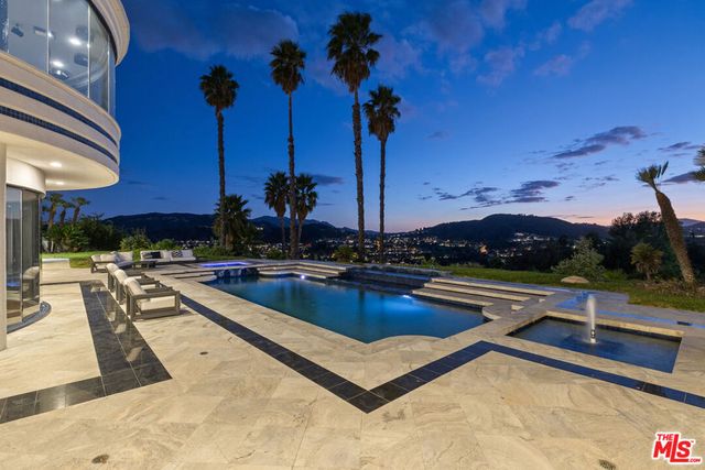 24366 La Masina Court, Calabasas, CA 91302
