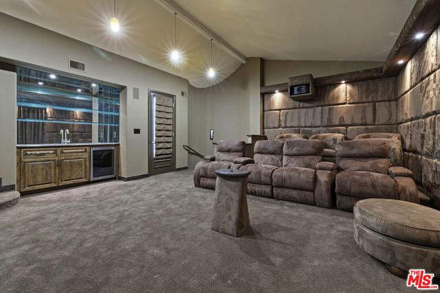 24366 La Masina Court, Calabasas, CA 91302