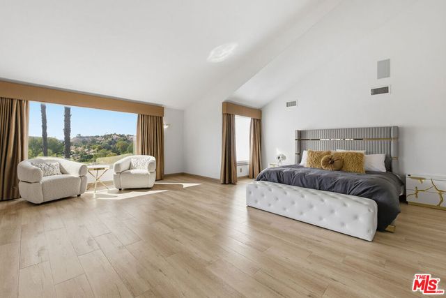 24366 La Masina Court, Calabasas, CA 91302