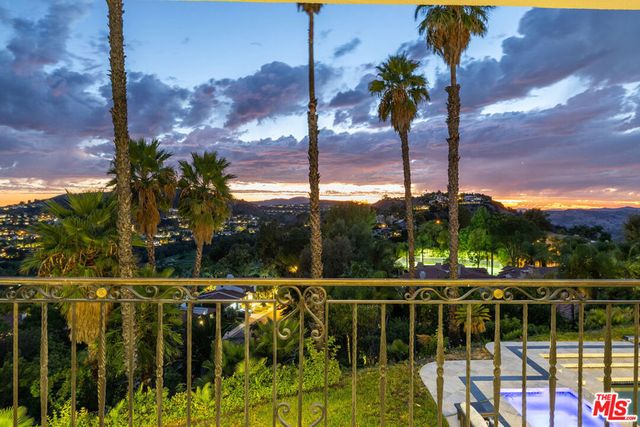 24366 La Masina Court, Calabasas, CA 91302