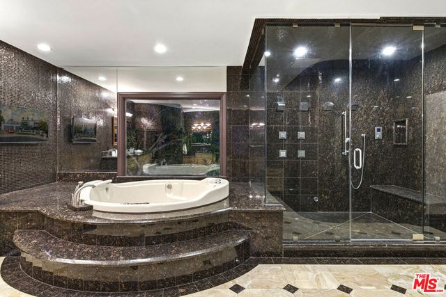 24366 La Masina Court, Calabasas, CA 91302