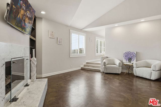 24366 La Masina Court, Calabasas, CA 91302