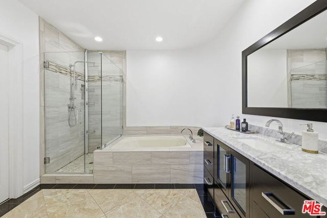 24366 La Masina Court, Calabasas, CA 91302