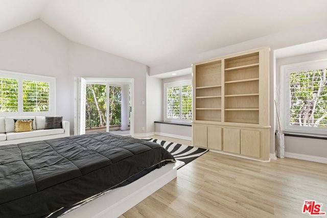 24366 La Masina Court, Calabasas, CA 91302