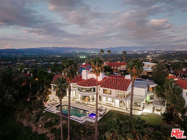 24366 La Masina Court, Calabasas, CA 91302