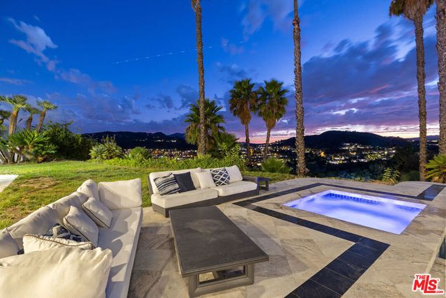 24366 La Masina Court, Calabasas, CA 91302