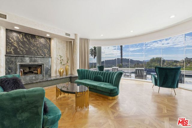 24366 La Masina Court, Calabasas, CA 91302