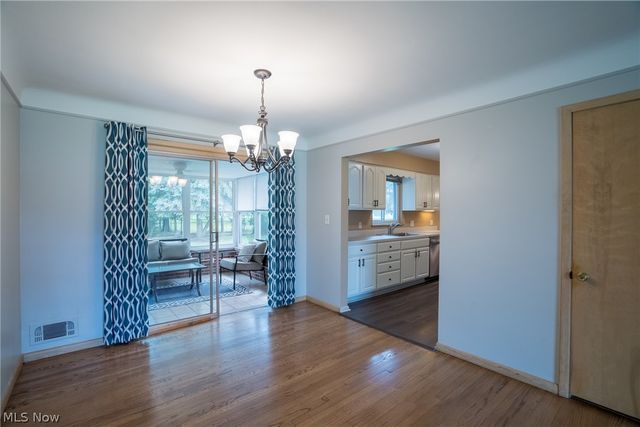 320 Justo Lane, Seven Hills, OH 44131