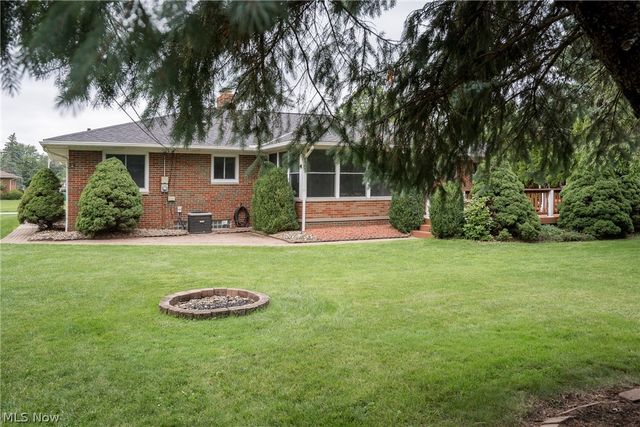 320 Justo Lane, Seven Hills, OH 44131
