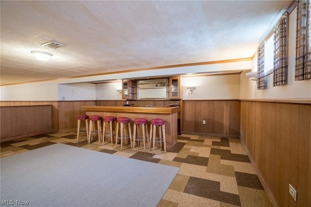 320 Justo Lane, Seven Hills, OH 44131