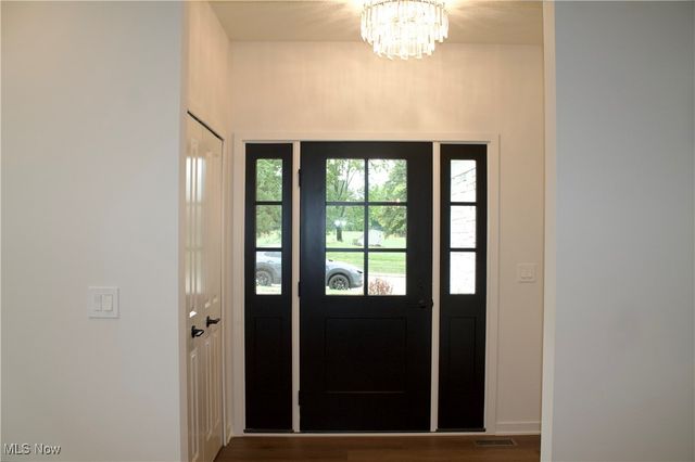 103 Town Centre Drive, Broadview Heights, OH 44147