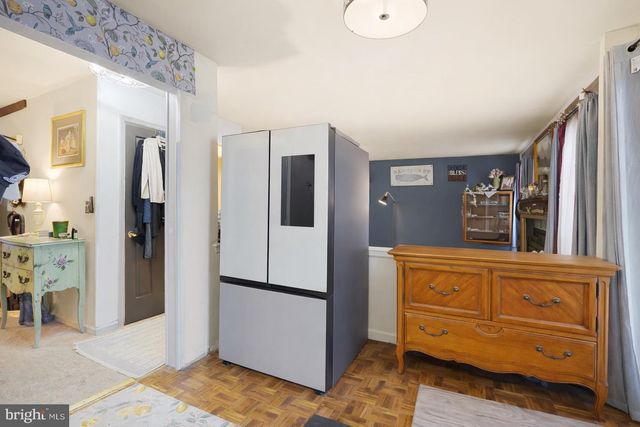 18 DRYDEN DR, Burlington, NJ 08016