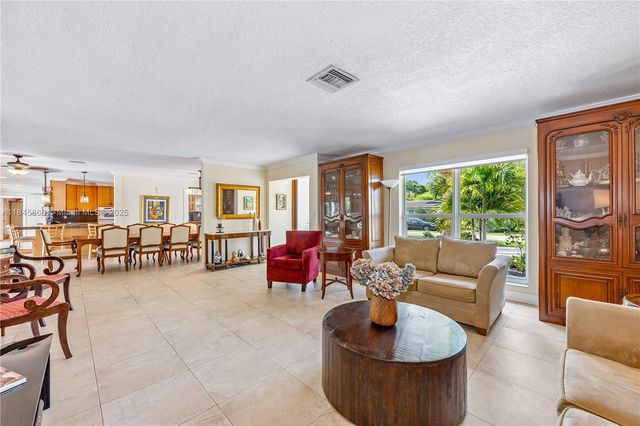 6960 SW 148th Ter, Palmetto Bay, FL 33158