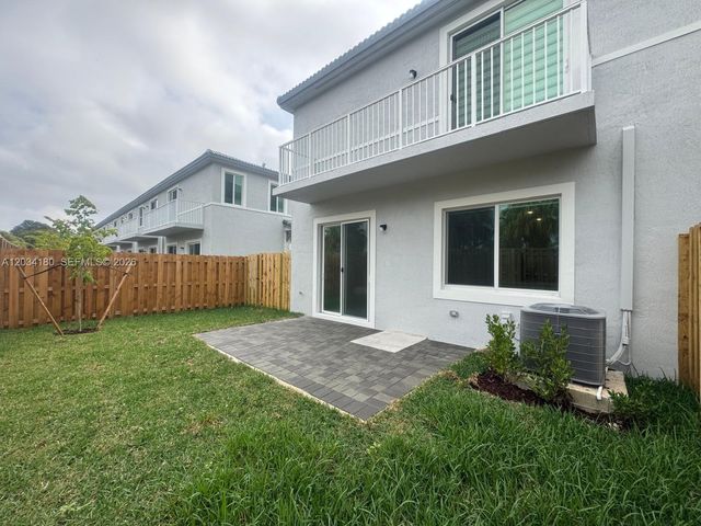 705 SE 13th St Circle 705, Homestead, FL 33034