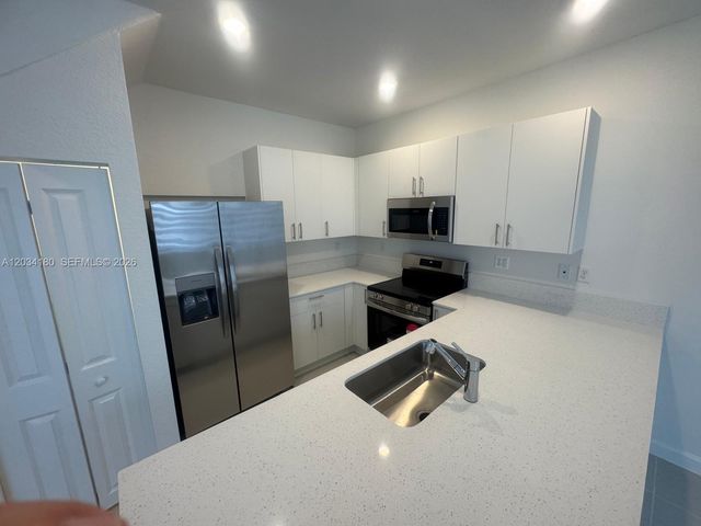 705 SE 13th St Circle 705, Homestead, FL 33034