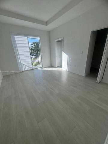 705 SE 13th St Circle 705, Homestead, FL 33034