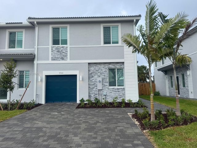 705 SE 13th St Circle 705, Homestead, FL 33034
