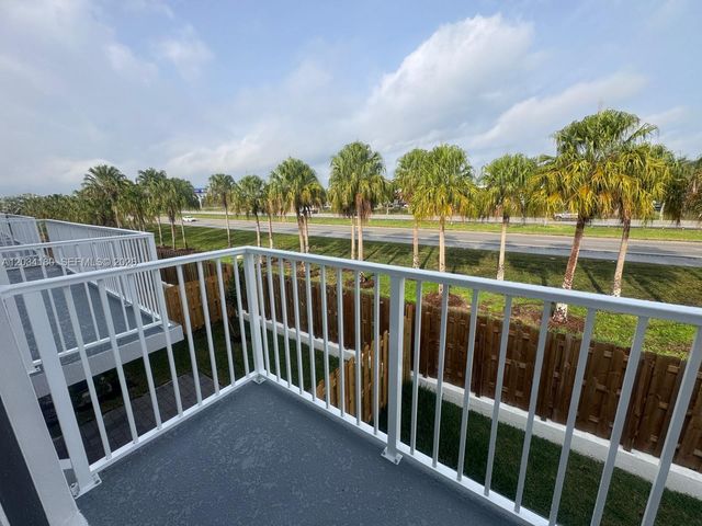 705 SE 13th St Circle 705, Homestead, FL 33034