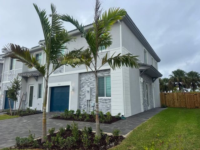 705 SE 13th St Circle 705, Homestead, FL 33034