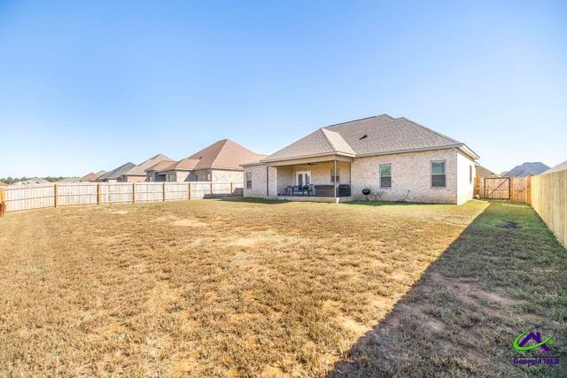 114 Woodwinds Court, Kathleen, GA 31047