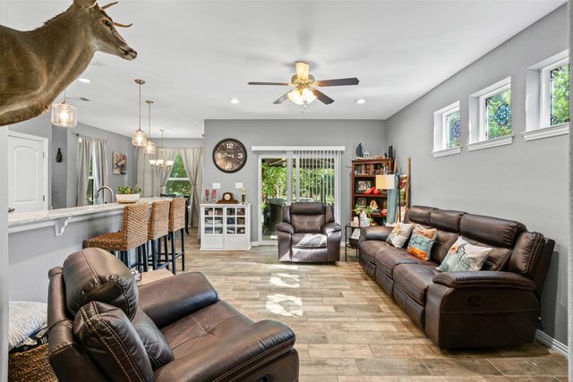 905 Poe Street, Azle, TX 76020