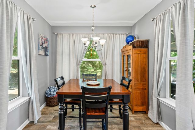 905 Poe Street, Azle, TX 76020